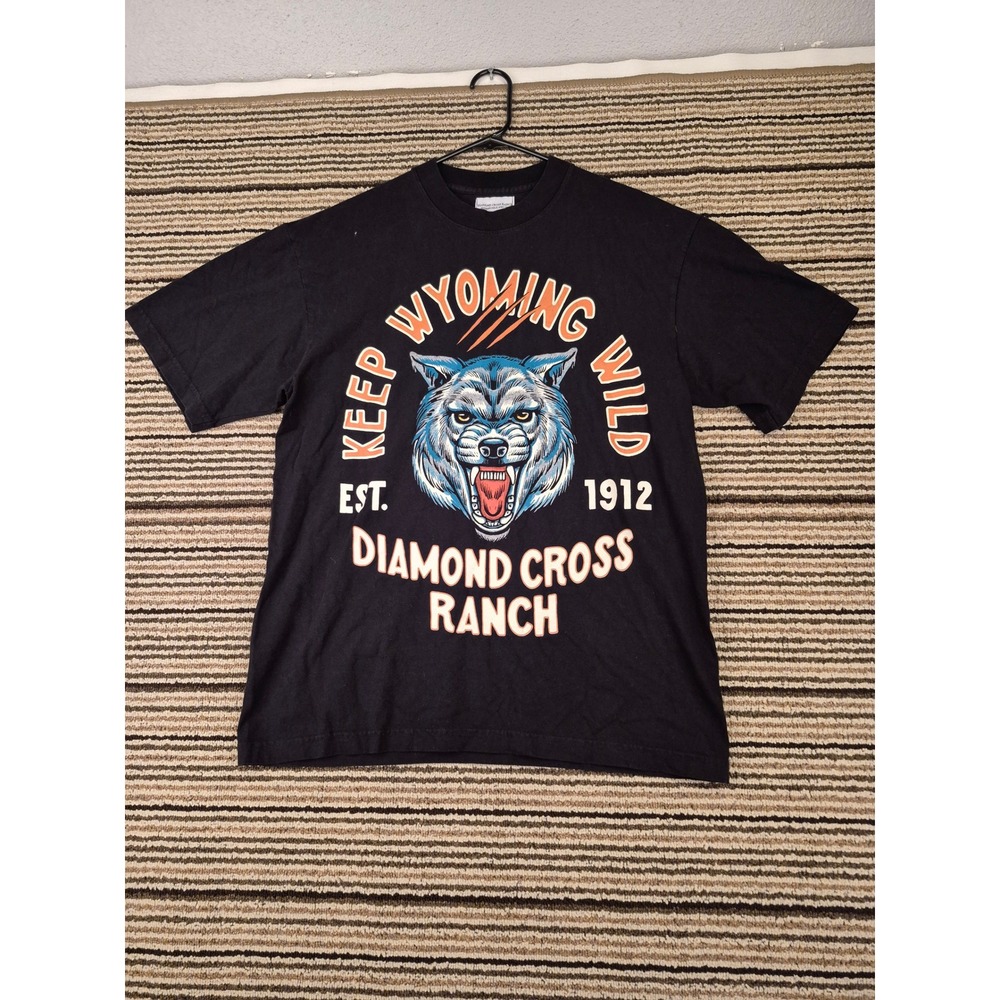 Diamond Cross Ranch Keep Wyoming Wild Wolf Graphic Tee Mens Black Shirt Medium - Picture 3 of 15